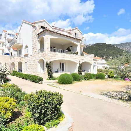 Apartments Regina Bol Luaran gambar