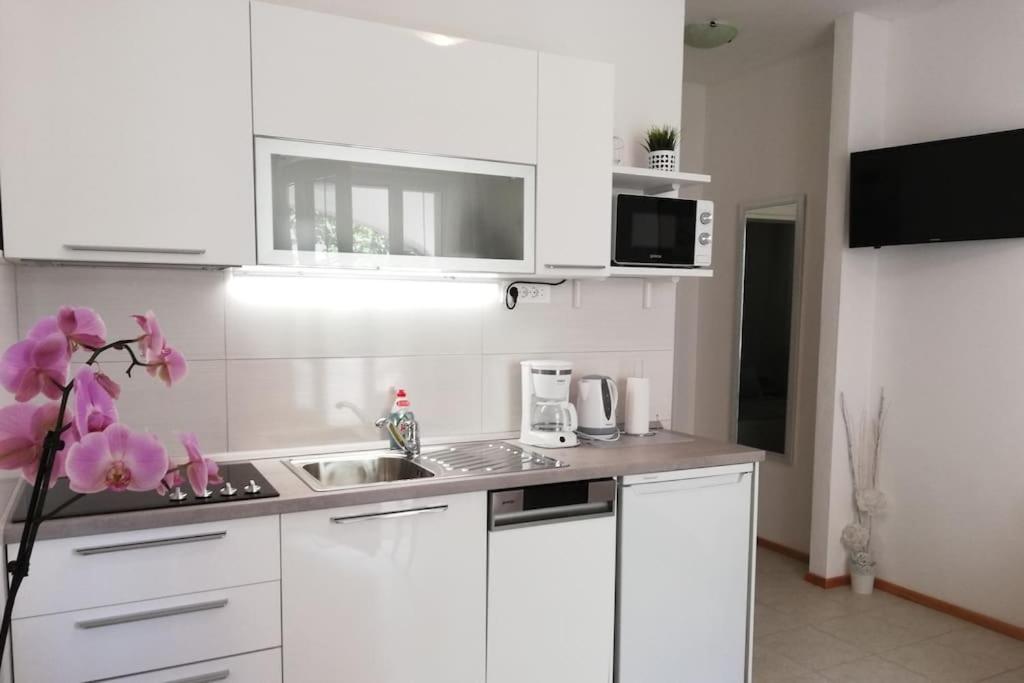 Apartments Regina Bol Luaran gambar