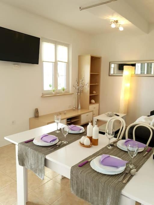 Apartments Regina Bol Luaran gambar