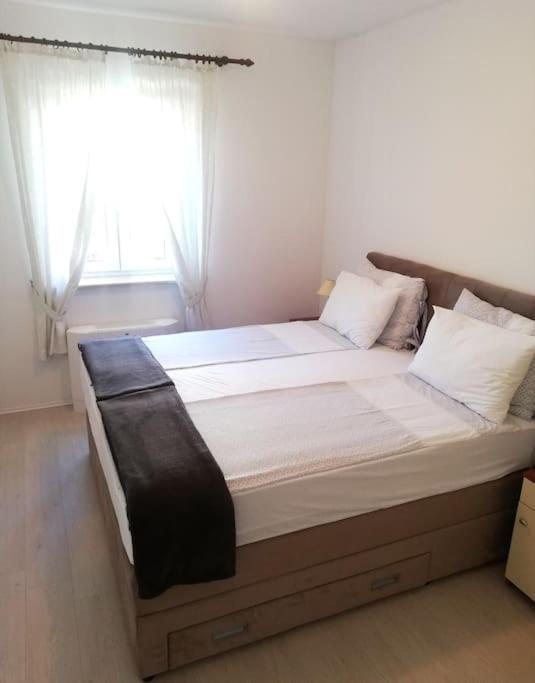 Apartments Regina Bol Luaran gambar
