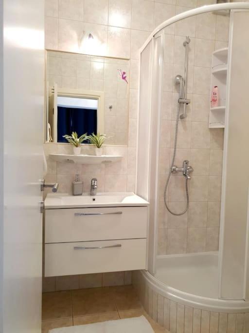 Apartments Regina Bol Luaran gambar