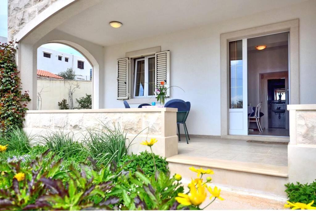Apartments Regina Bol Luaran gambar