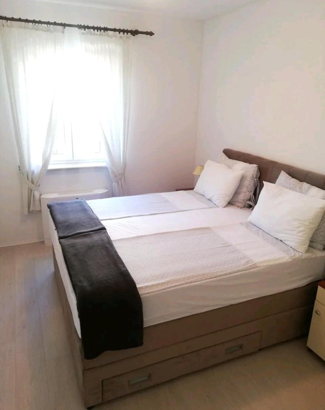 Apartments Regina Bol Luaran gambar